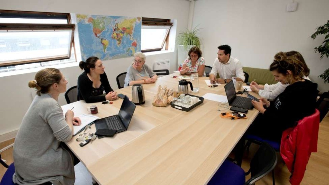 DIRECTEUR D'ETABLISSEMENT (F/H) FONDATION JEUNESSE FEU VERT, Ris